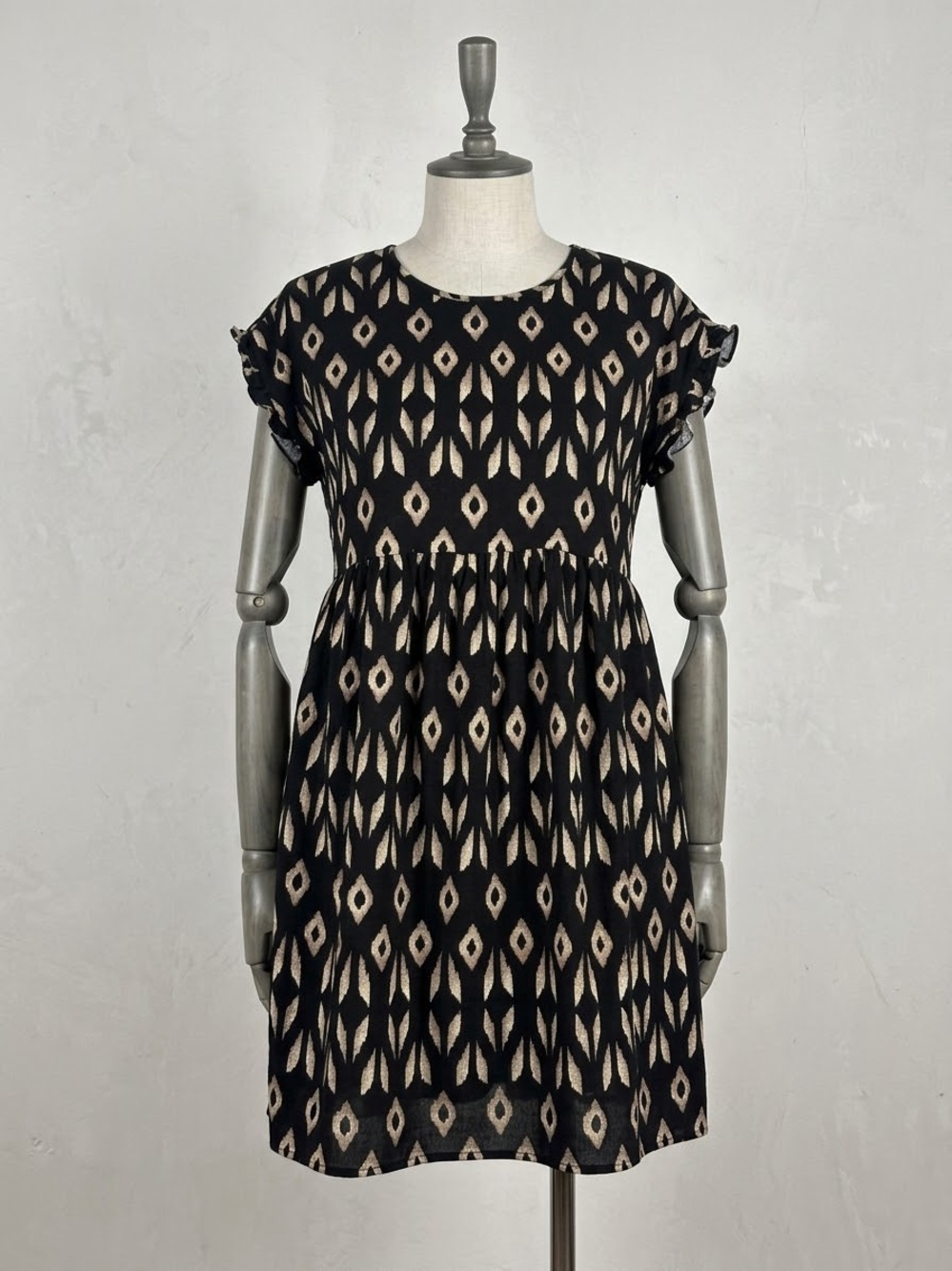 Sonoma Black and Cream Geometric Ruffle Sleeve Dress - Picture 1 of 6